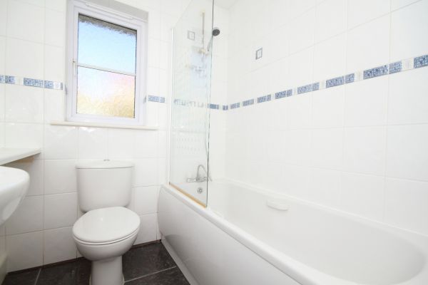 Shower Window Replacement in Hutto